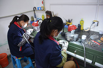 塑膠精密模具制造中常用的拋光方法有哪些？