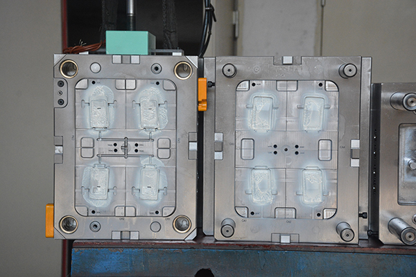 塑料模具廠 塑料模具廠