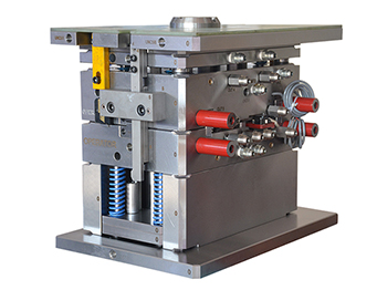  汽車電池蓋注塑模具的創(chuàng)新對(duì)汽車行業(yè)的影響。