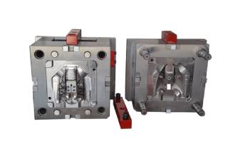 設(shè)計精密注塑模具的時候應(yīng)該注意哪些問題呢？