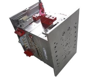 精密模具定制我是認(rèn)真的，都說我們是打鐵的，但其實我僅僅是一個普通的人。