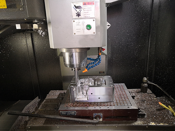 內(nèi)絞牙塑膠模加工 內(nèi)絞牙塑膠模加工