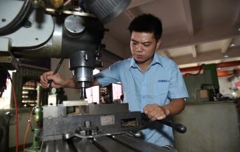 注塑模具加工驅(qū)動的幾種方式？